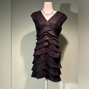 Scarlett Nite Black horizontal layered sheath dress size 8